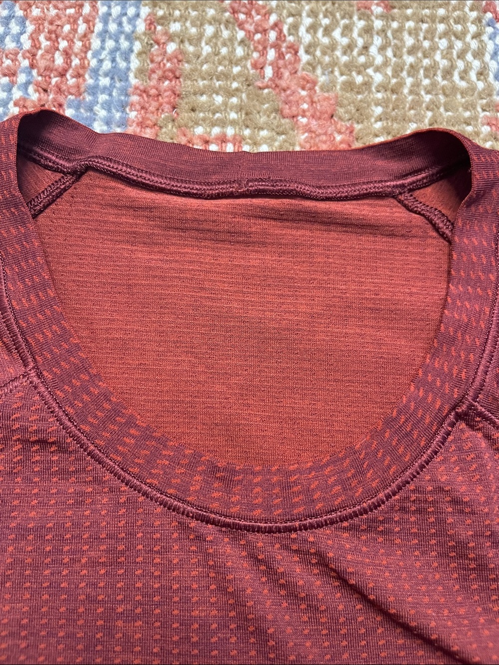 Lululemon Metal Vent Tech Short Sleeve Shirt Men’s Large Burgundy Red EUC - Picture 5 of 11